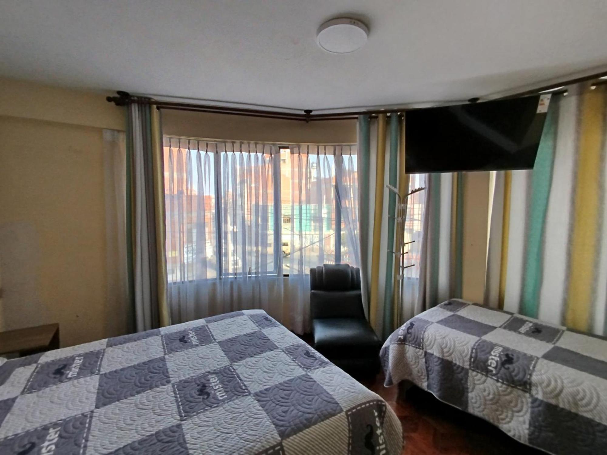 ホテル Golden Dreams El Alto エクステリア 写真